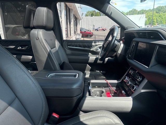 Used 2023 GMC Yukon Denali w/ Denali Reserve Package AWD/4WD image 14
