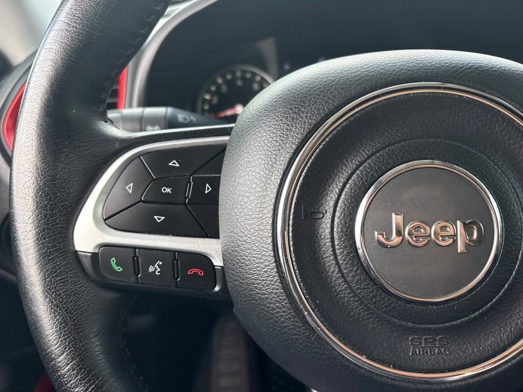 Used 2016 Jeep Renegade Trailhawk w/ Premium Trailhawk Package AWD/4WD image 18