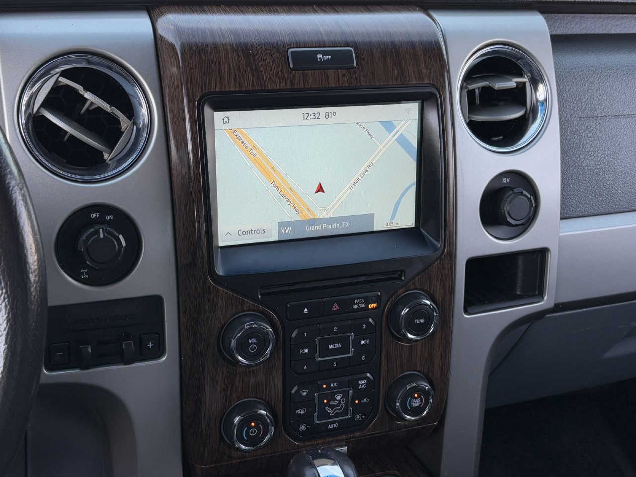 Used 2013 Ford F150 Lariat w/ Mid Equipment Group RWD image 19