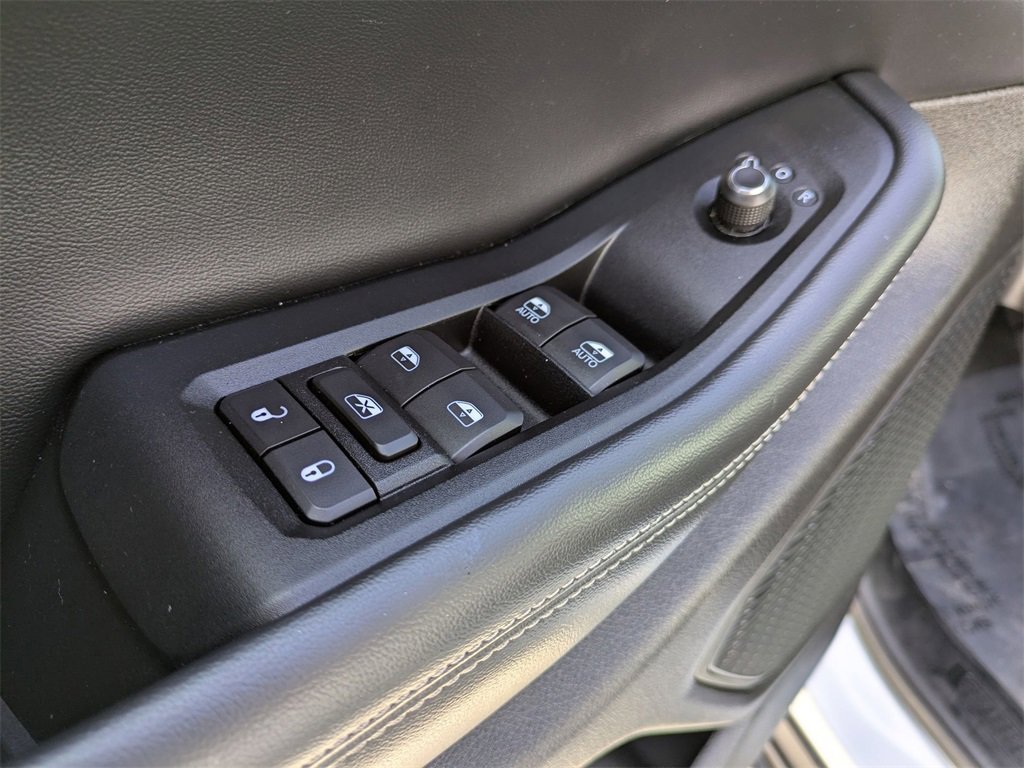 Used 2024 Jeep Grand Cherokee L Laredo image 13