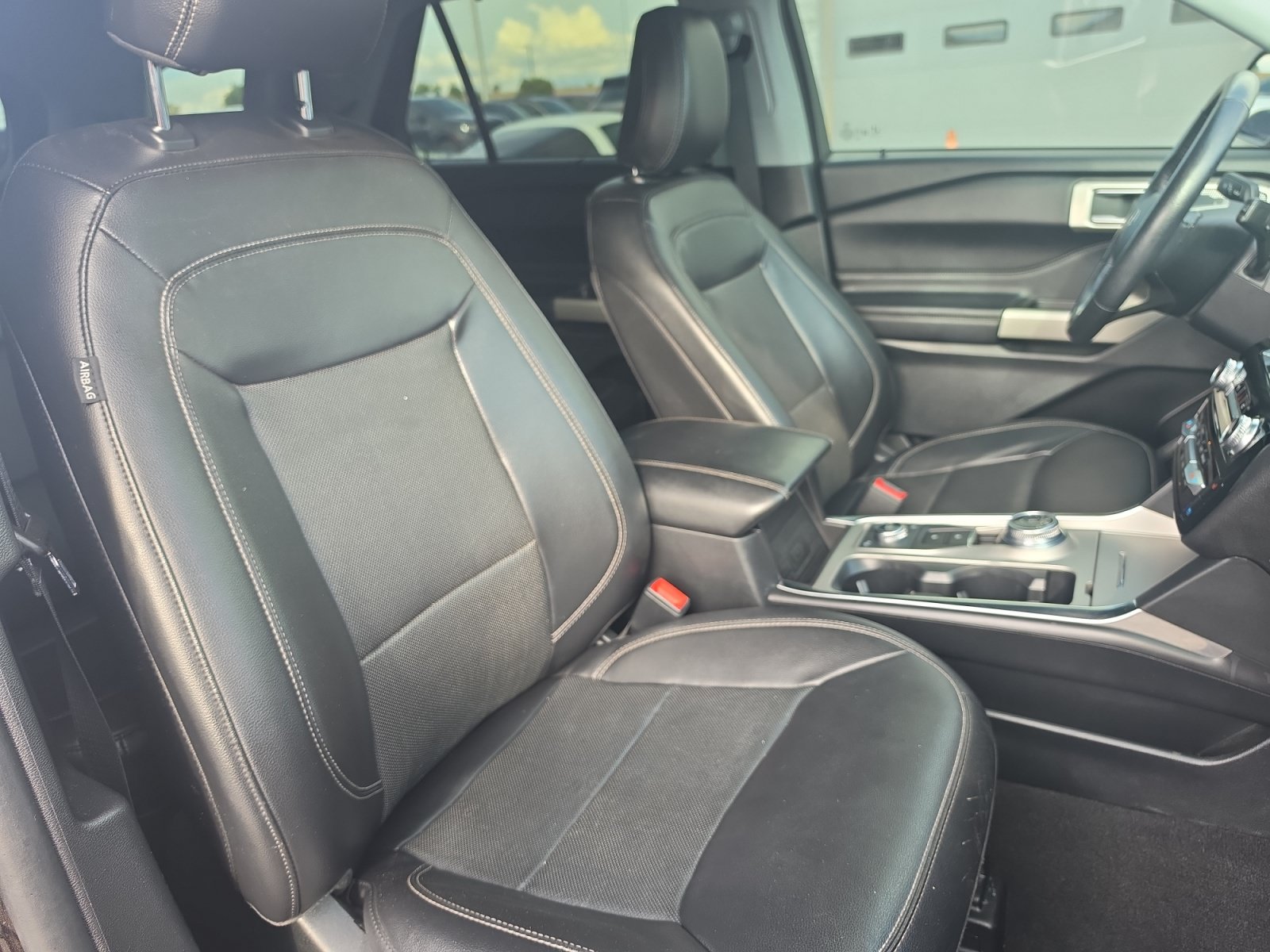 Used 2022 Ford Explorer Limited AWD/4WD image 31