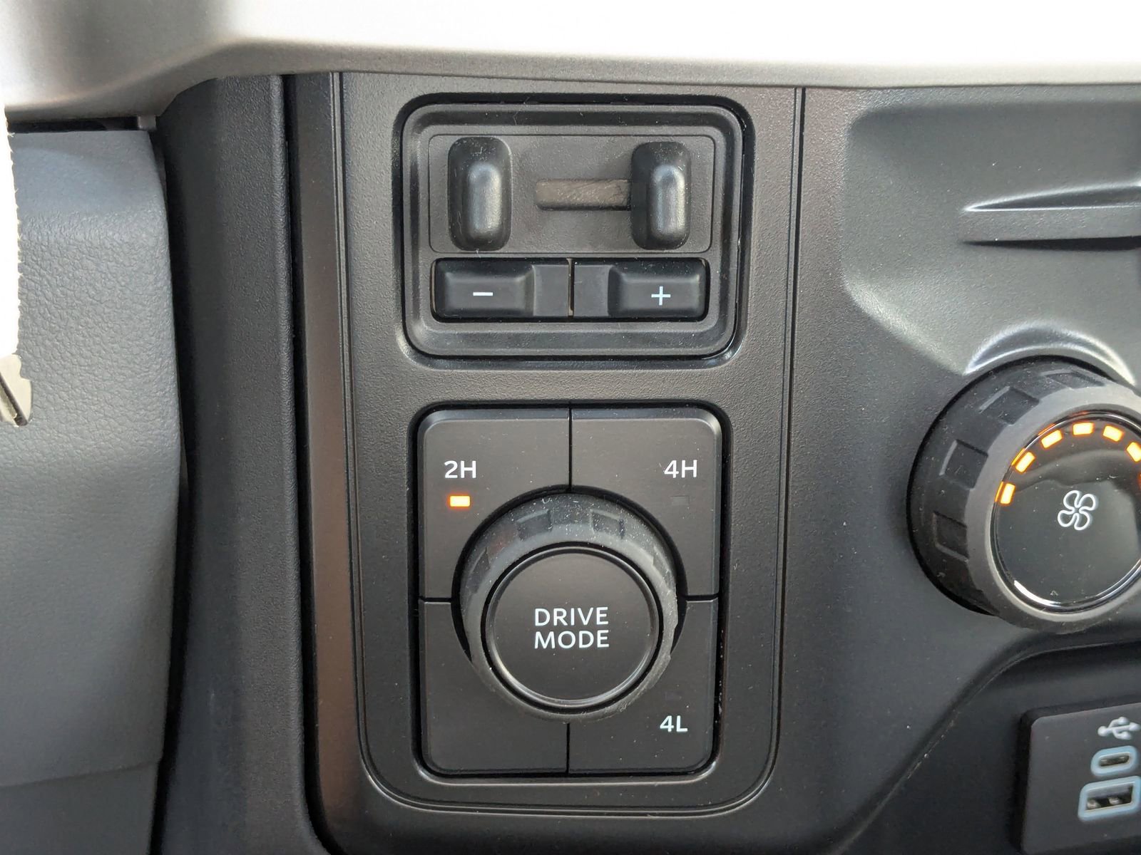 New 2025 Ford F350 XL w/ XL Chrome Package image 23