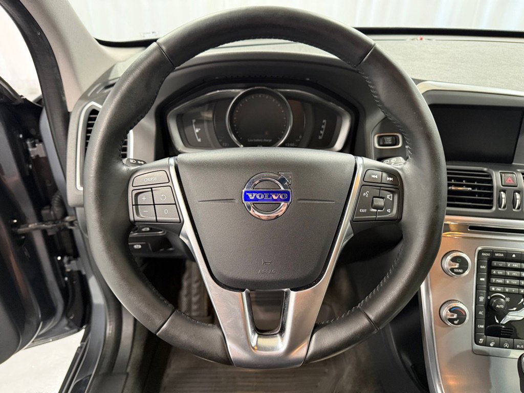 Used 2017 Volvo XC60 T5 Dynamic w/ Preferred Option Package image 13