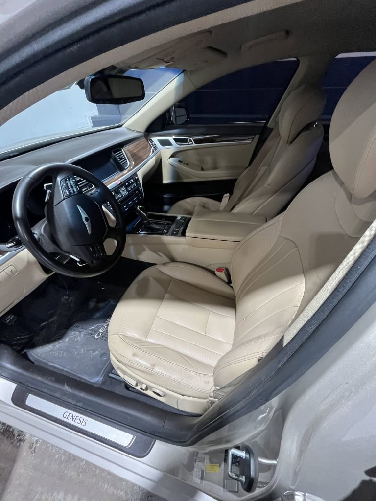 Used 2015 Hyundai Genesis 3.8 image 6