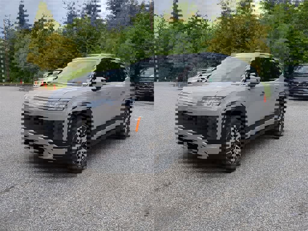 New 2026 Hyundai Ioniq 9 SEL image 2