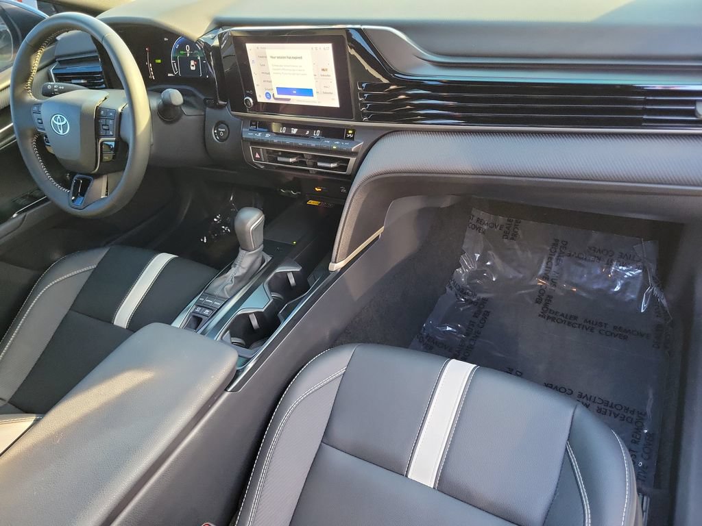 Used 2025 Toyota Camry SE w/ Convenience Package FWD image 16