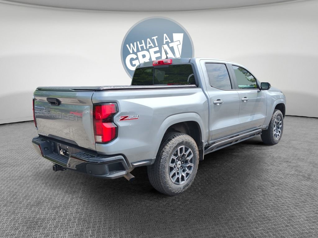 Used 2023 Chevrolet Colorado Z71 w/ Z71 Convenience Package 2 AWD/4WD image 3
