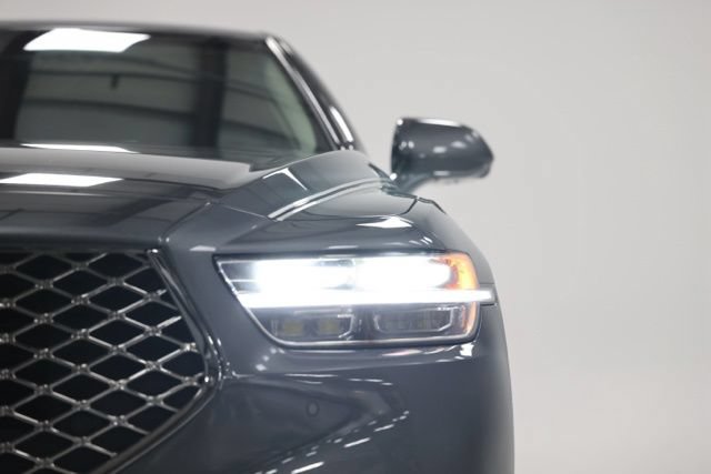 Used 2021 Genesis G90 3.3T Premium RWD image 3
