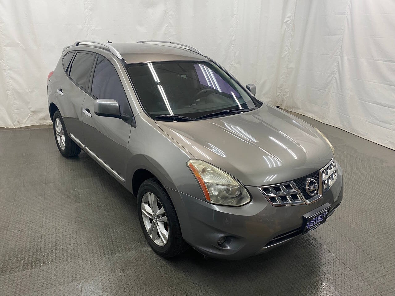 Used 2012 Nissan Rogue SV AWD/4WD image 2