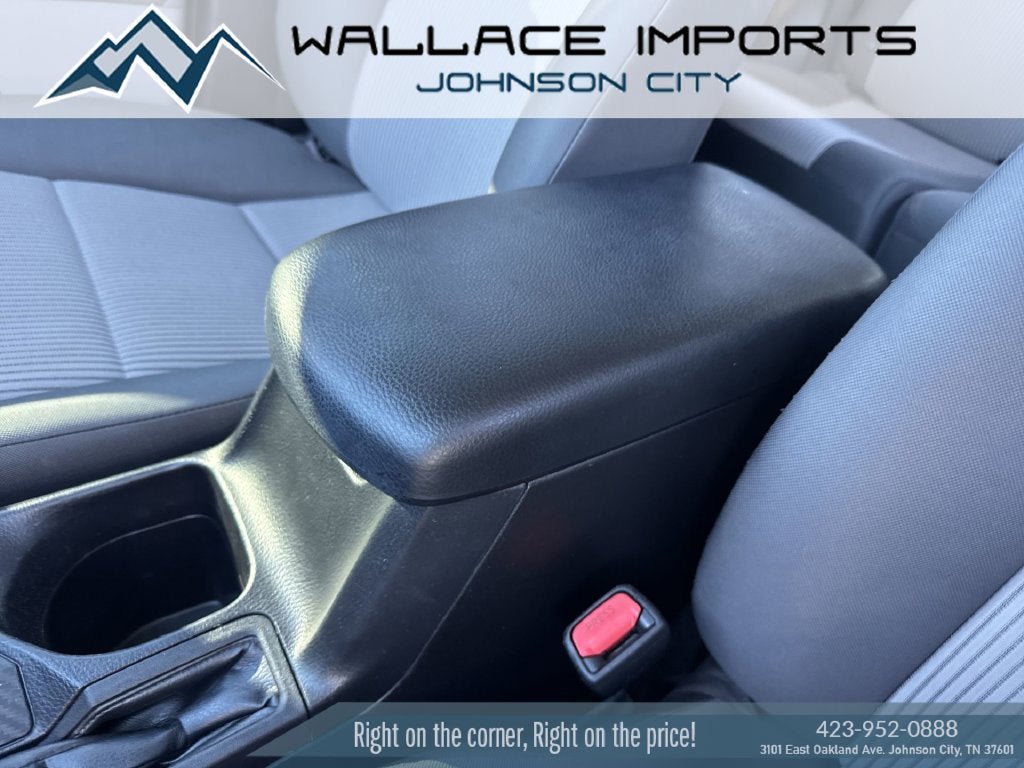 Used 2013 Toyota RAV4 LE FWD image 19
