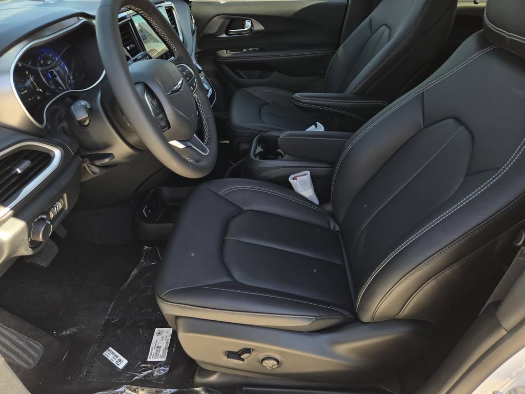 New 2026 Chrysler Voyager LX FWD image 16