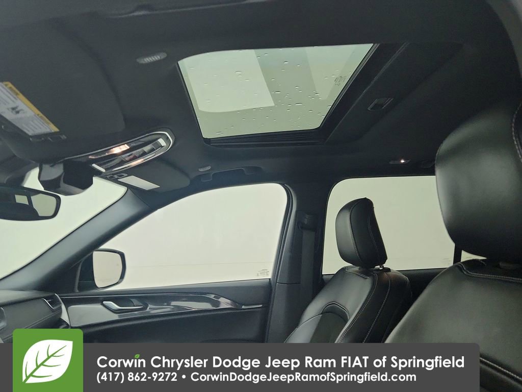 Used 2023 Jeep Grand Cherokee Altitude image 30