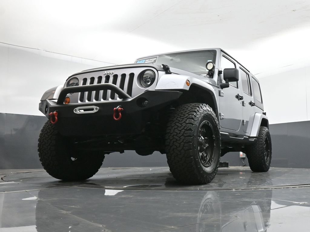 Used 2013 Jeep Wrangler Unlimited Sahara w/ Dual Top Group image 39