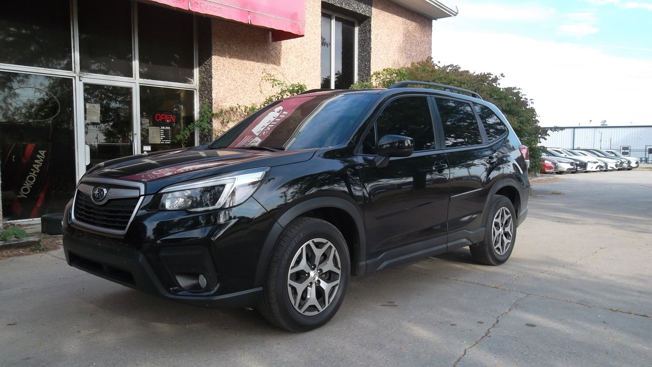 Used 2021 Subaru Forester Premium image 1