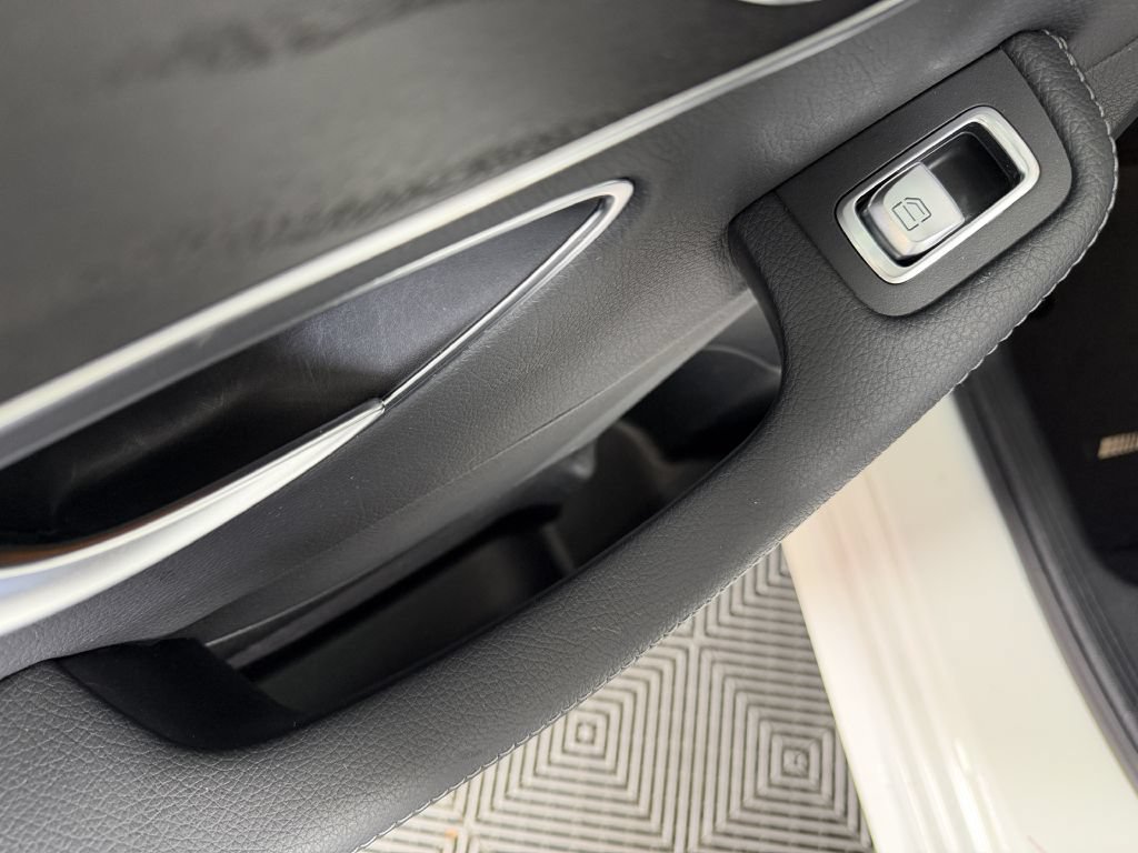 Used 2015 Mercedes-Benz C 300 4MATIC Sedan image 43