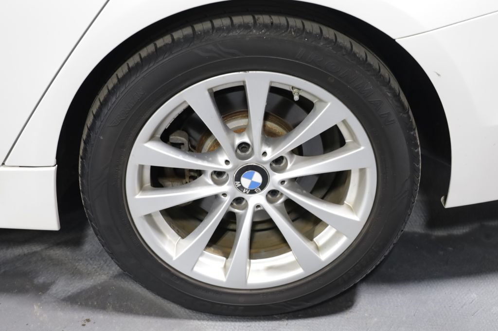 Used 2017 BMW 320i xDrive Sedan AWD/4WD image 40