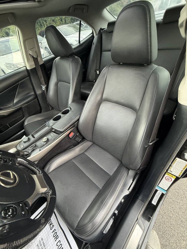 Used 2016 Lexus IS 200t RWD image 11