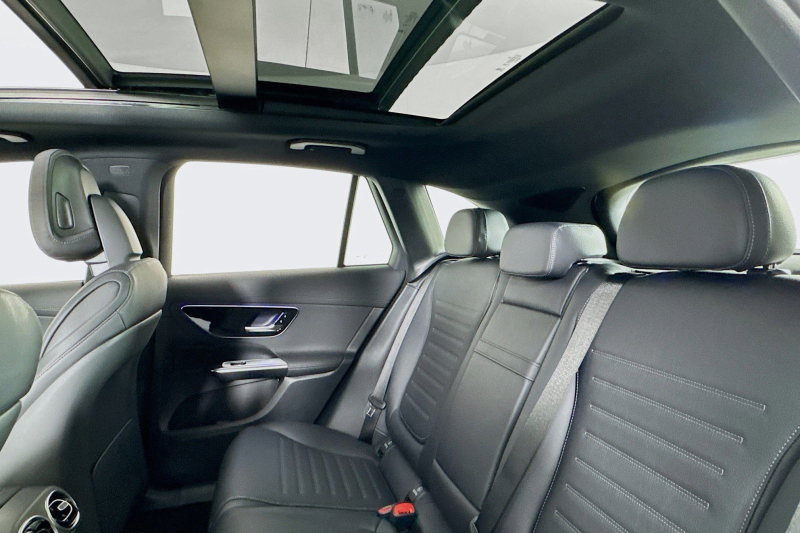 New 2025 Mercedes-Benz GLC 43 AMG 4MATIC image 7