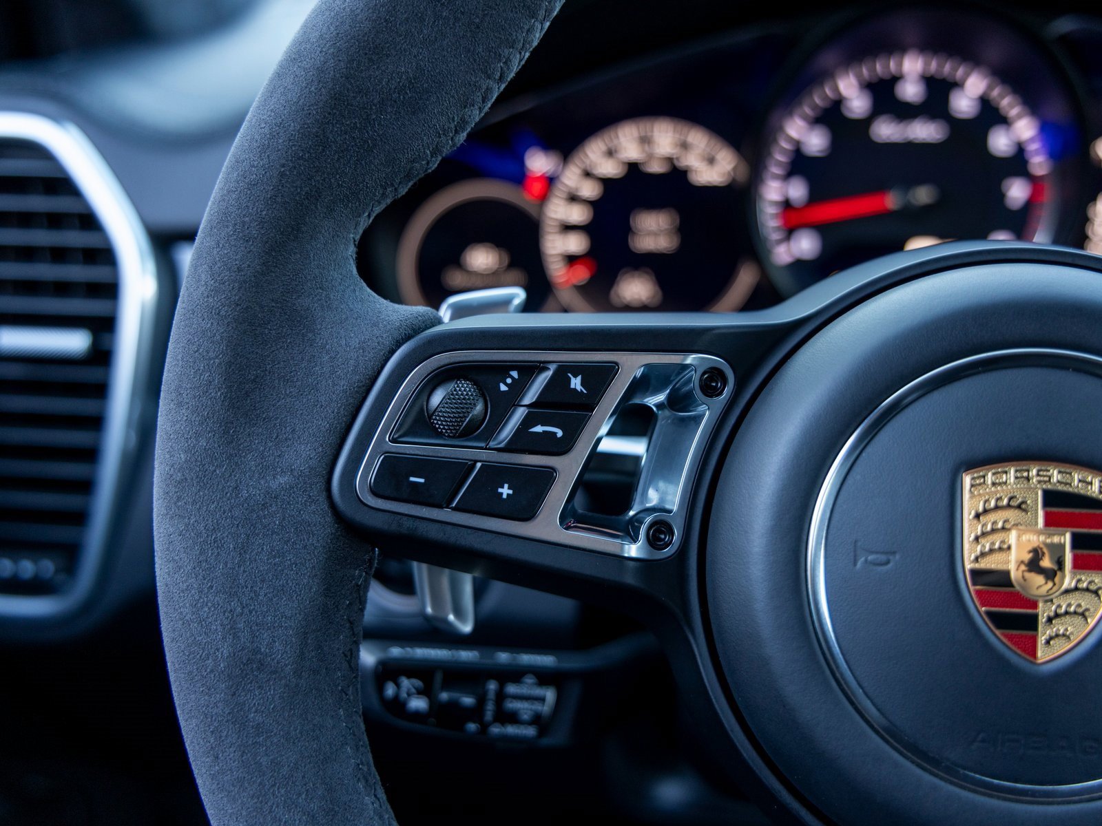 Certified 2020 Porsche Cayenne Turbo image 35