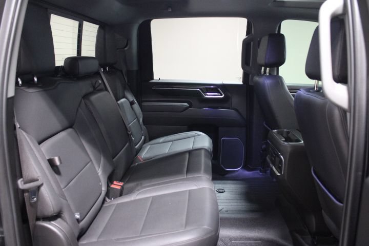 Used 2024 Chevrolet Silverado 2500 LTZ w/ LTZ Convenience Package AWD/4WD image 31