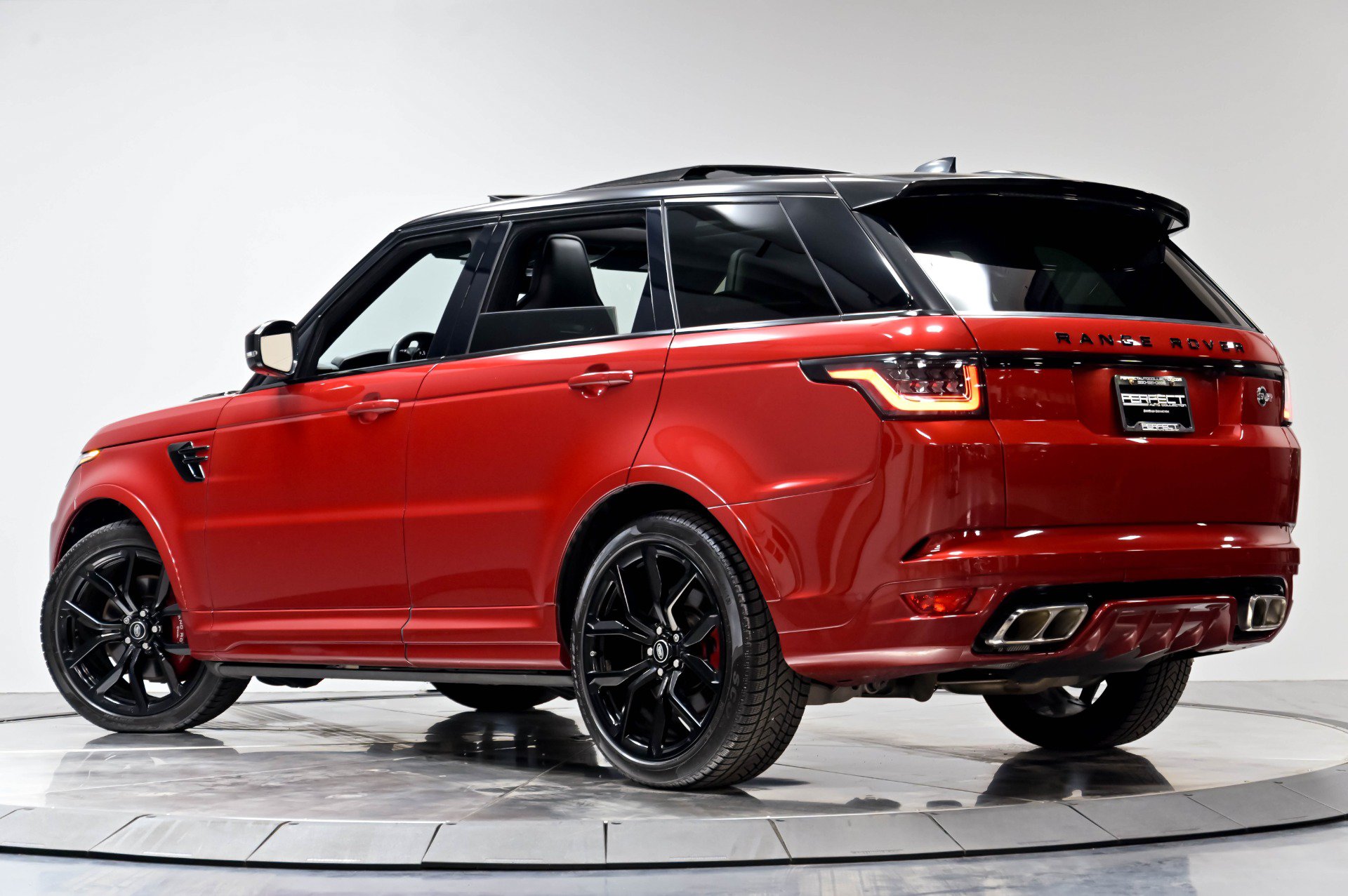 Used 2022 Land Rover Range Rover Sport SVR Carbon Edition AWD/4WD image 55