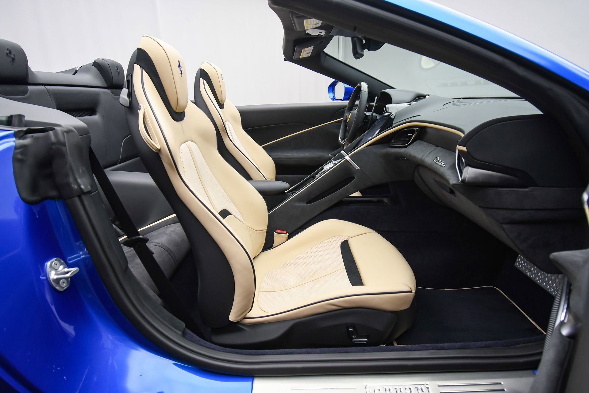 Used 2025 Ferrari Roma Spider image 54