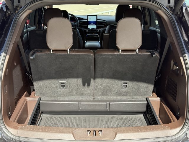 Used 2021 Ford Explorer King Ranch w/ Premium Technology Package RWD image 30