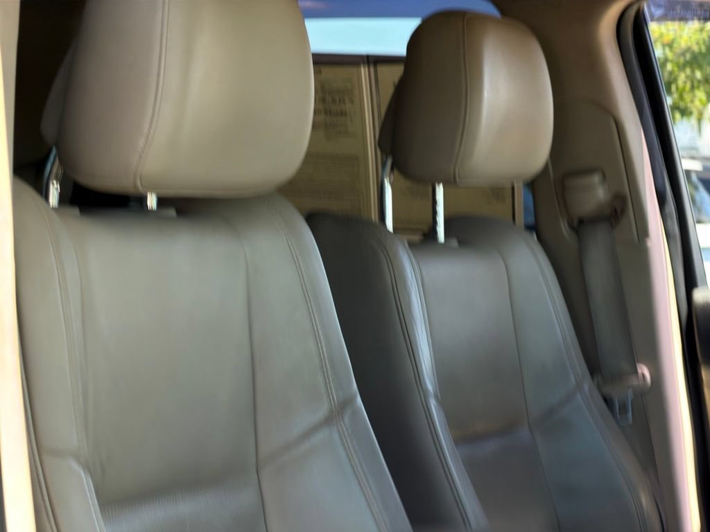 Used 2011 Jeep Grand Cherokee Limited w/ Luxury Group II AWD/4WD image 21