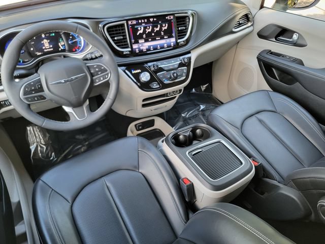 Used 2023 Chrysler Pacifica Touring-L FWD image 39