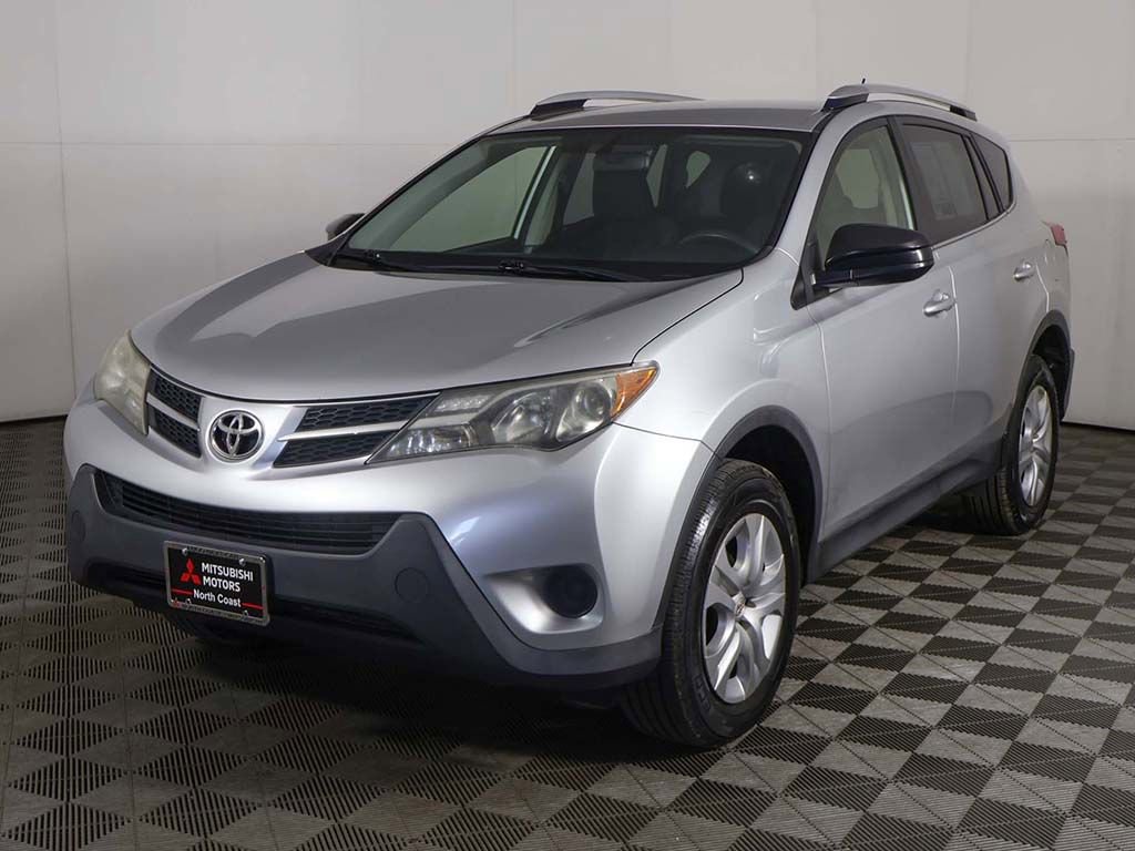 Used 2015 Toyota RAV4 LE AWD/4WD image 5