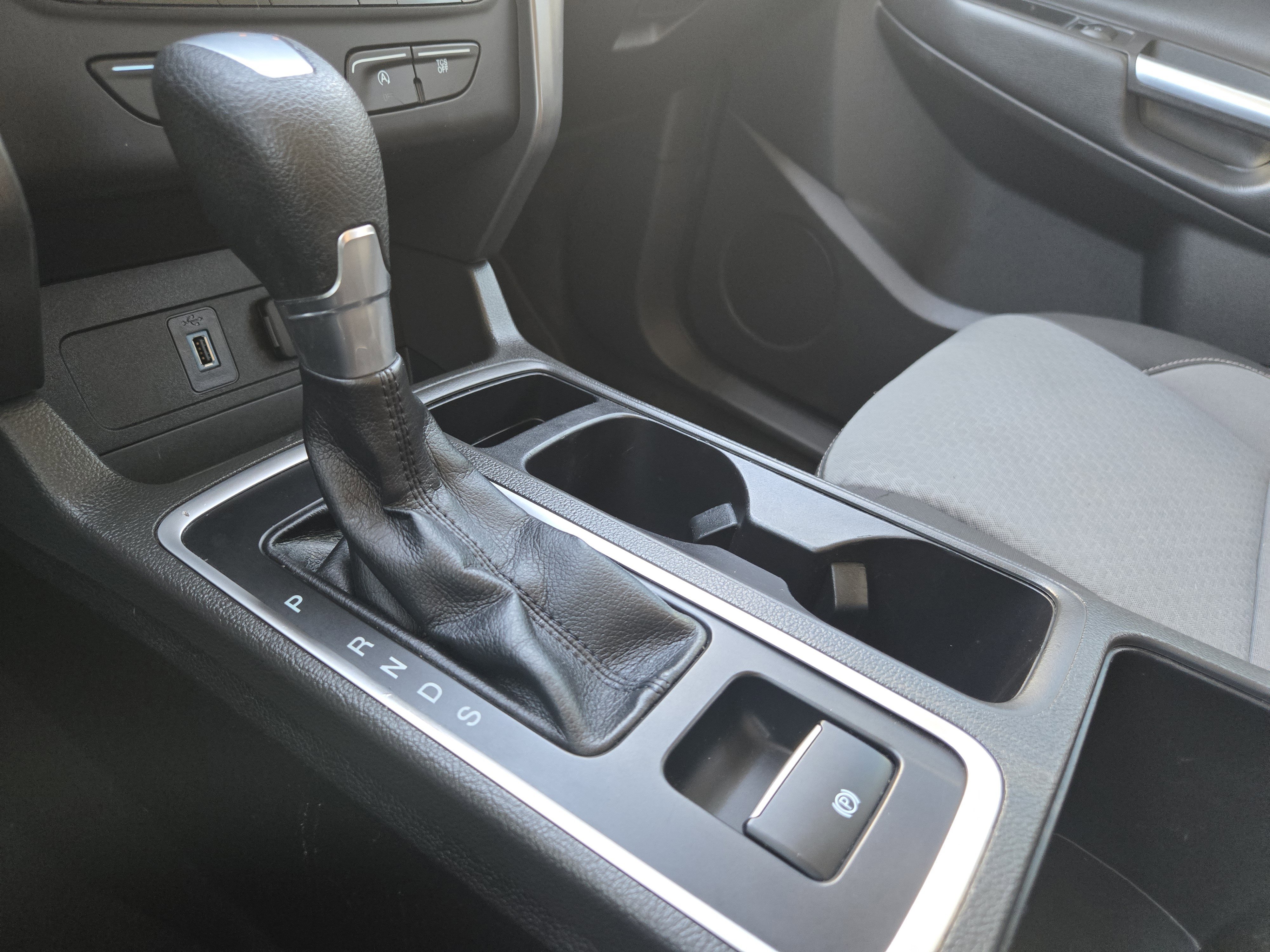 Used 2017 Ford Escape SE w/ Equipment Group 201A image 22