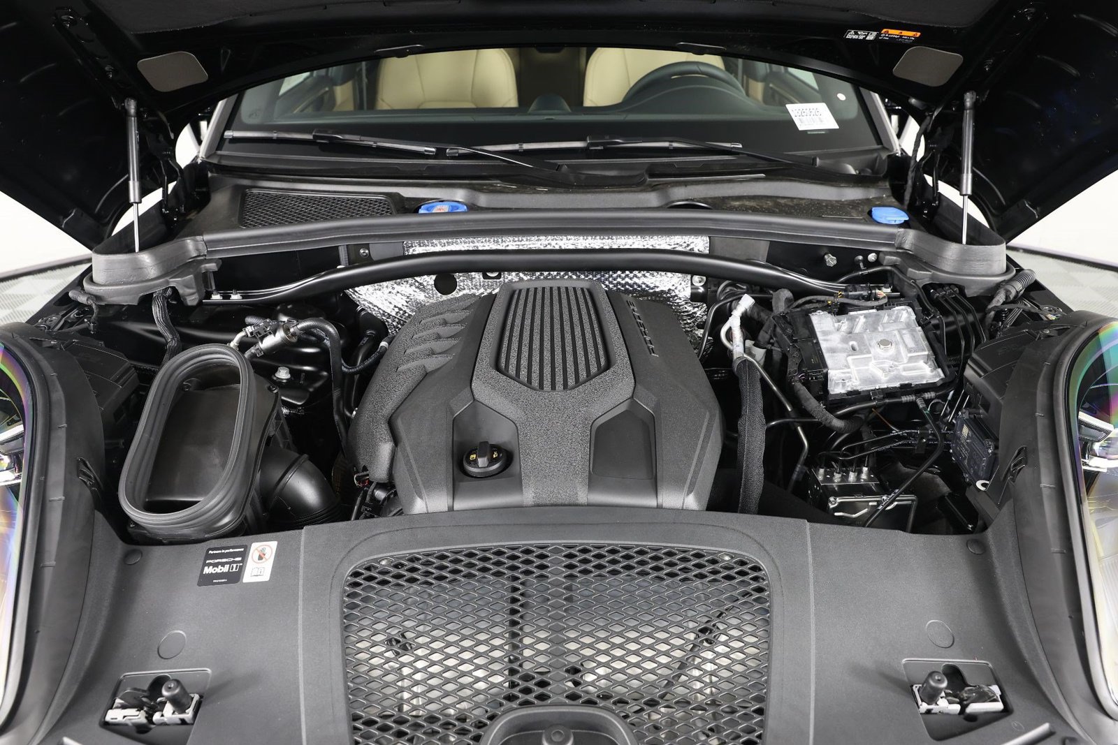 New 2026 Porsche Macan AWD/4WD image 20
