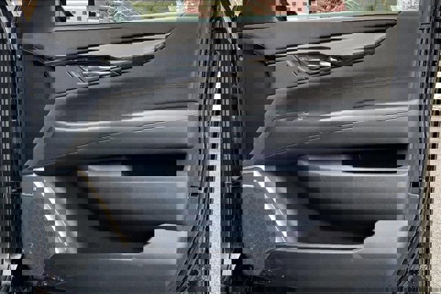 Used 2016 Cadillac Escalade Platinum image 23