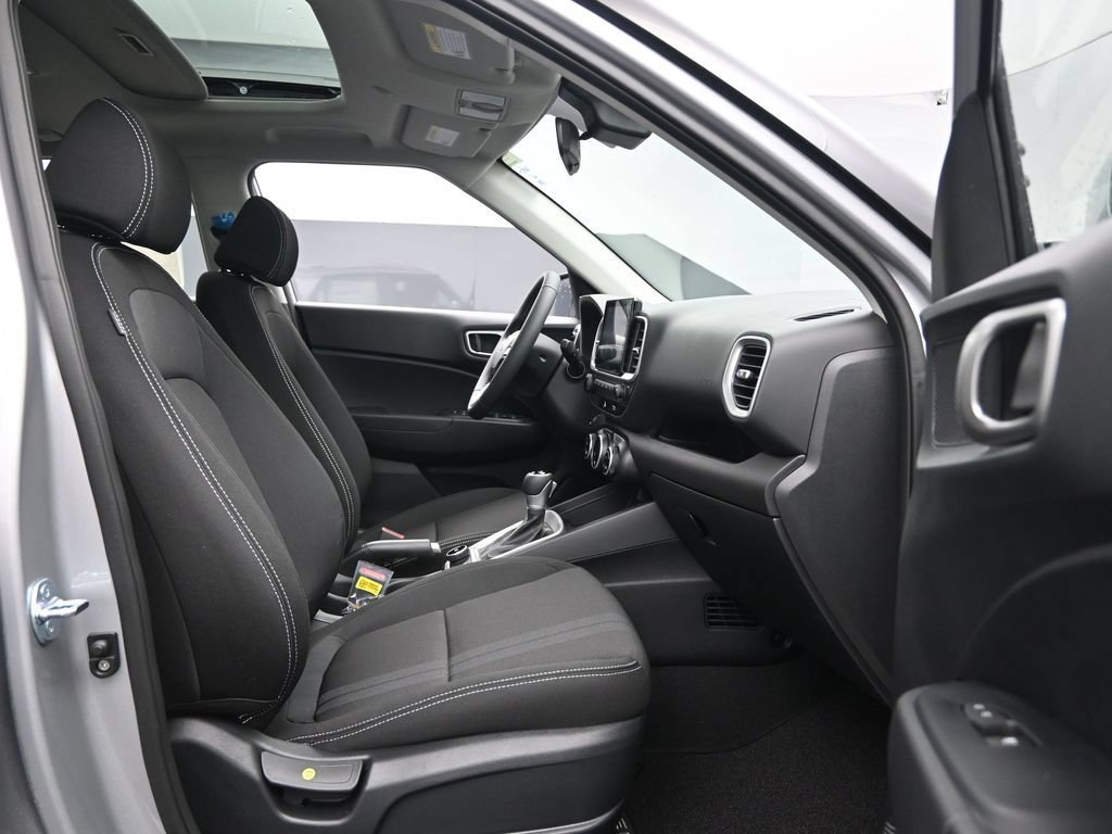 New 2026 Hyundai Venue SEL FWD image 29