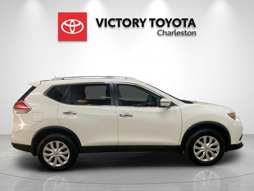 Used 2016 Nissan Rogue S w/ Appearance Package image 6