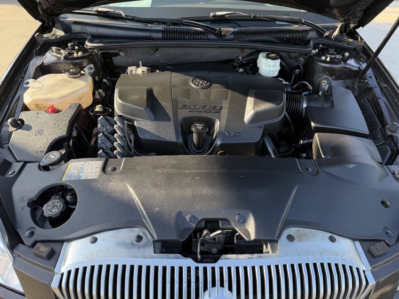Used 2008 Buick Lucerne CXL w/ Ultra Confidence Package FWD image 12