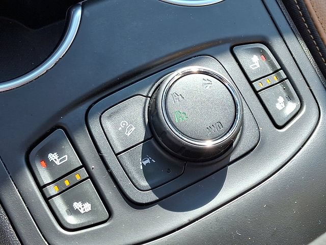 Used 2020 GMC Terrain SLT w/ Preferred Package AWD/4WD image 24