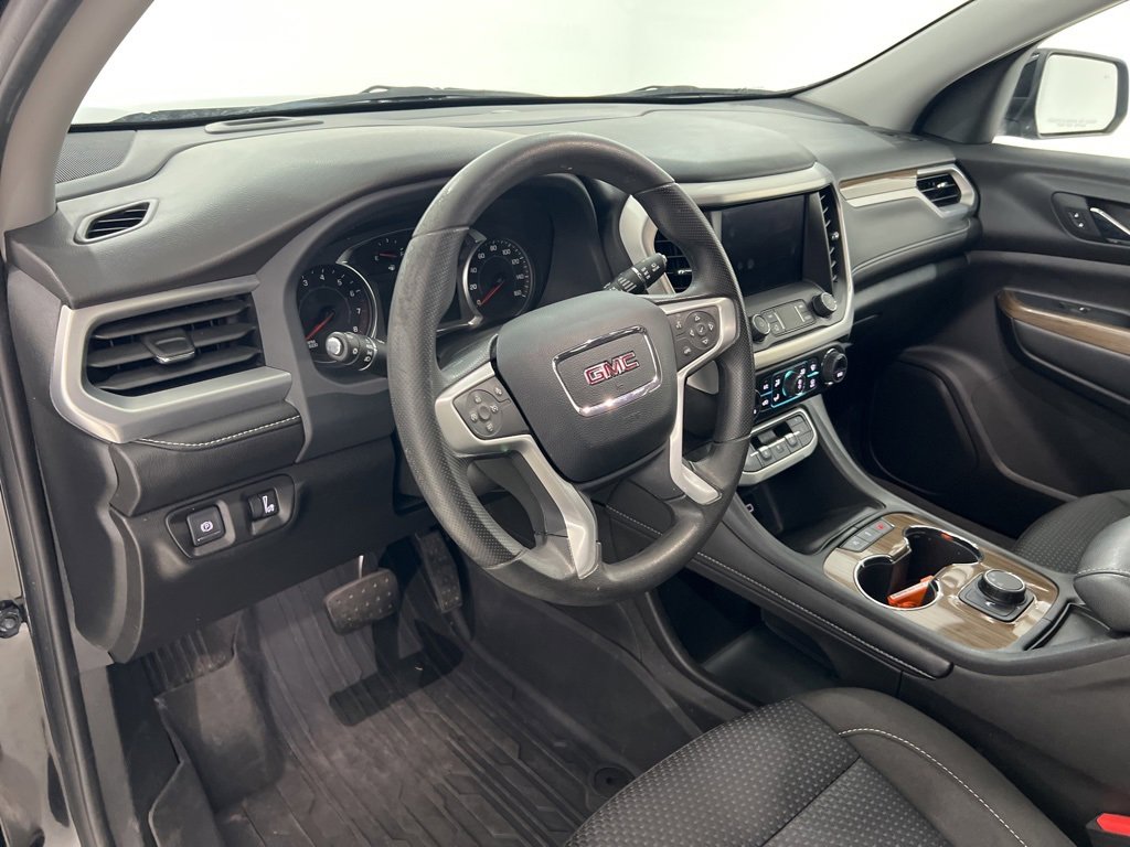 Used 2023 GMC Acadia SLE w/ LPO, Floor Liner Package image 9