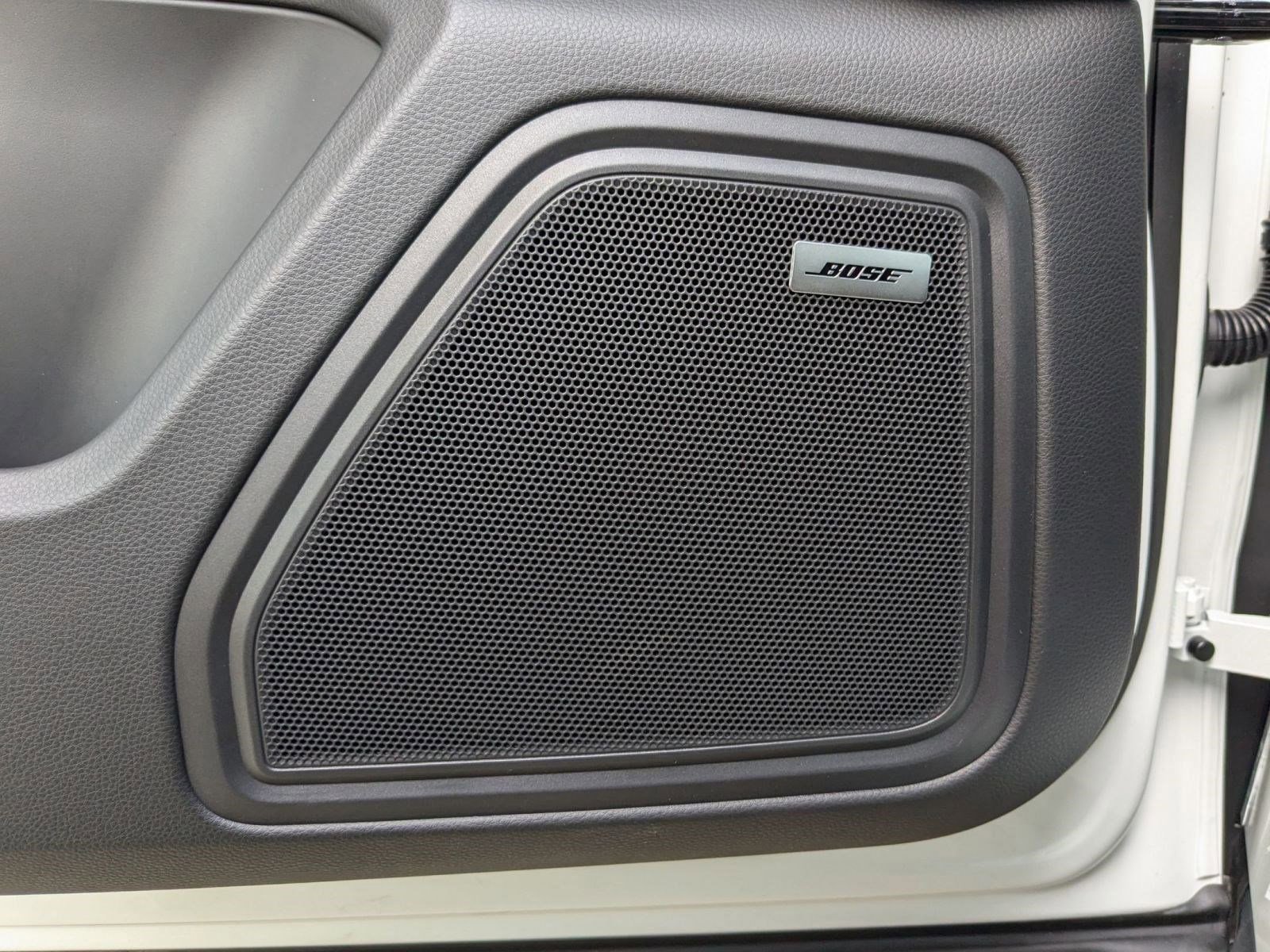 Certified 2025 Porsche Macan image 14