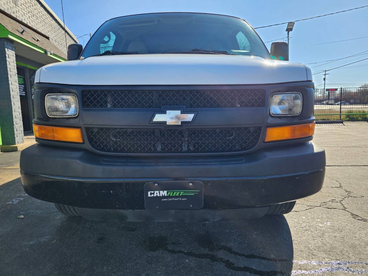 Used 2015 Chevrolet Express 2500 Extended RWD image 5