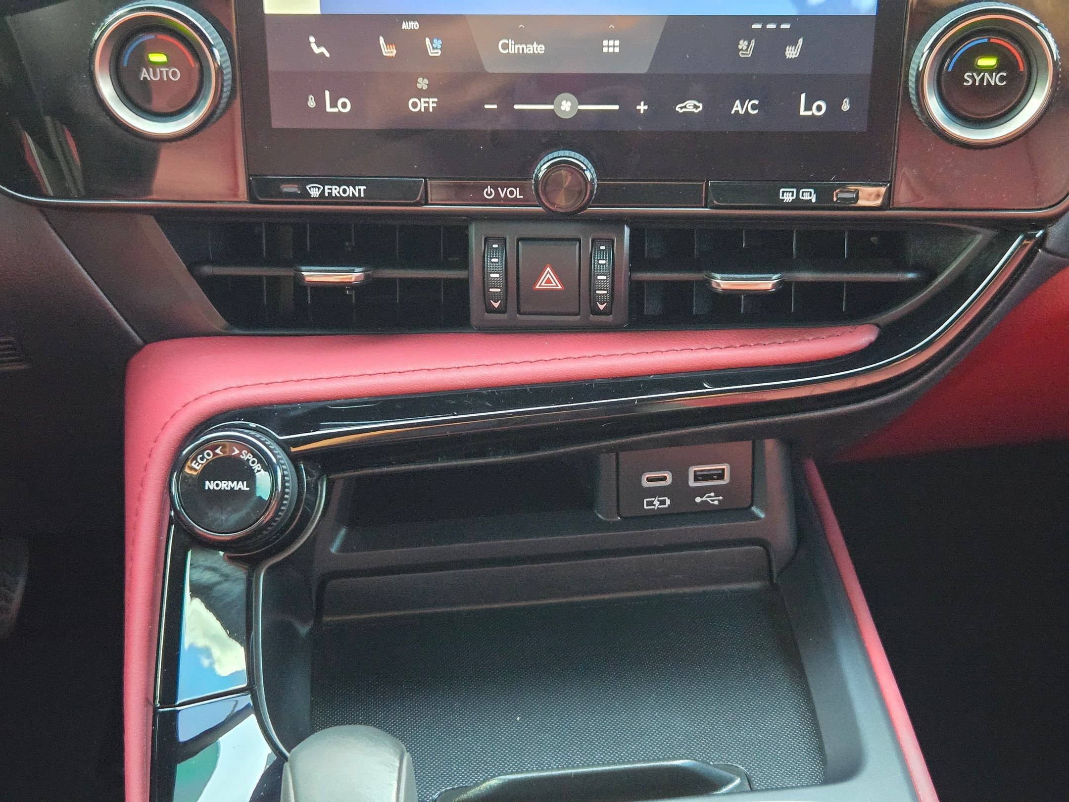 Used 2024 Lexus NX 250 FWD w/ Towing Package (2000 Lbs) image 18