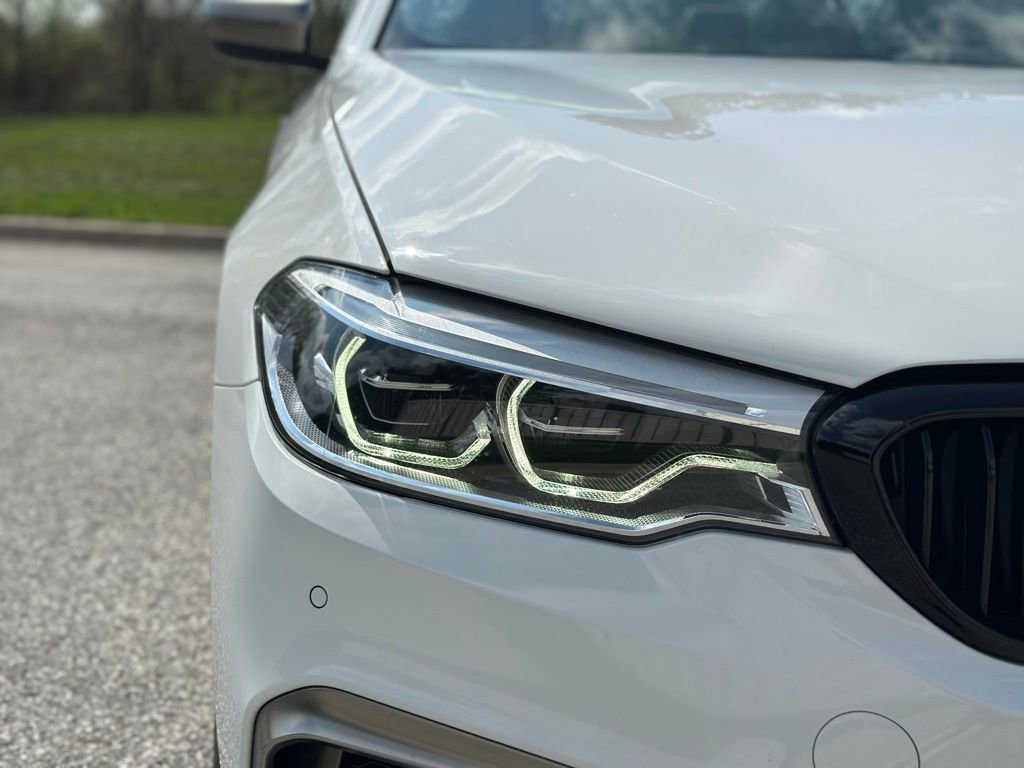 Used 2020 BMW M550i xDrive w/ Premium Package image 10