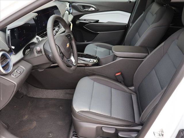 New 2026 Chevrolet Trax LT w/ Sunroof Package FWD image 4