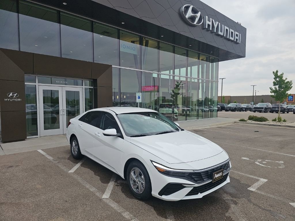 New 2026 Hyundai Elantra SE FWD image 7