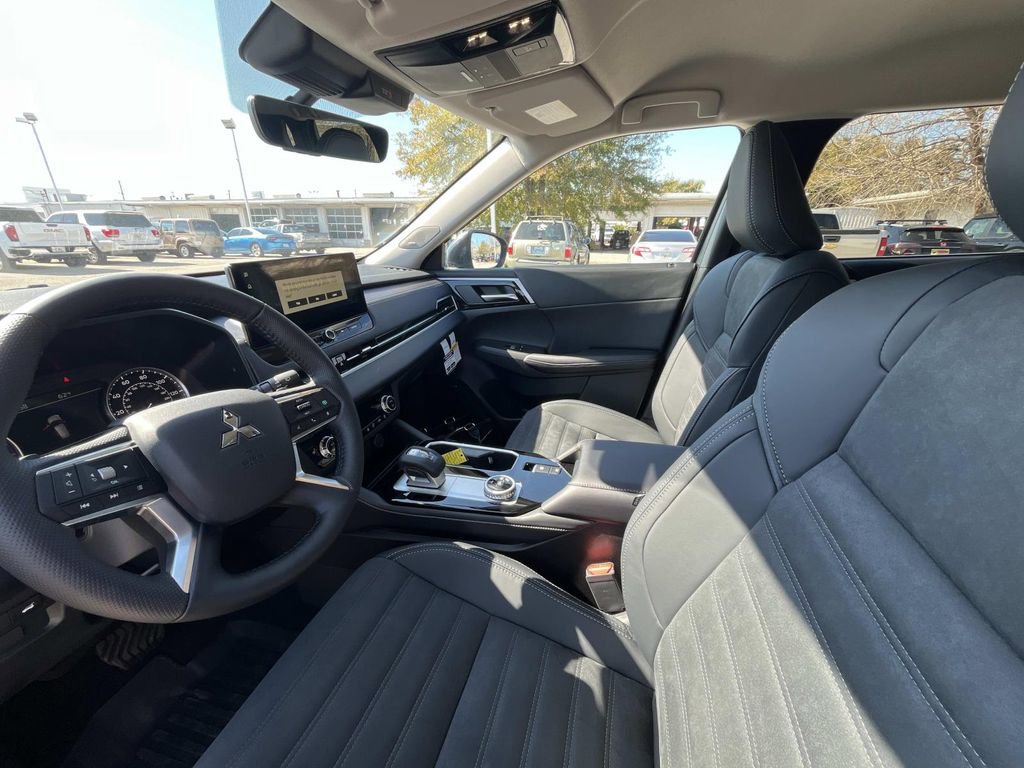 New 2026 Mitsubishi Outlander SE FWD image 9