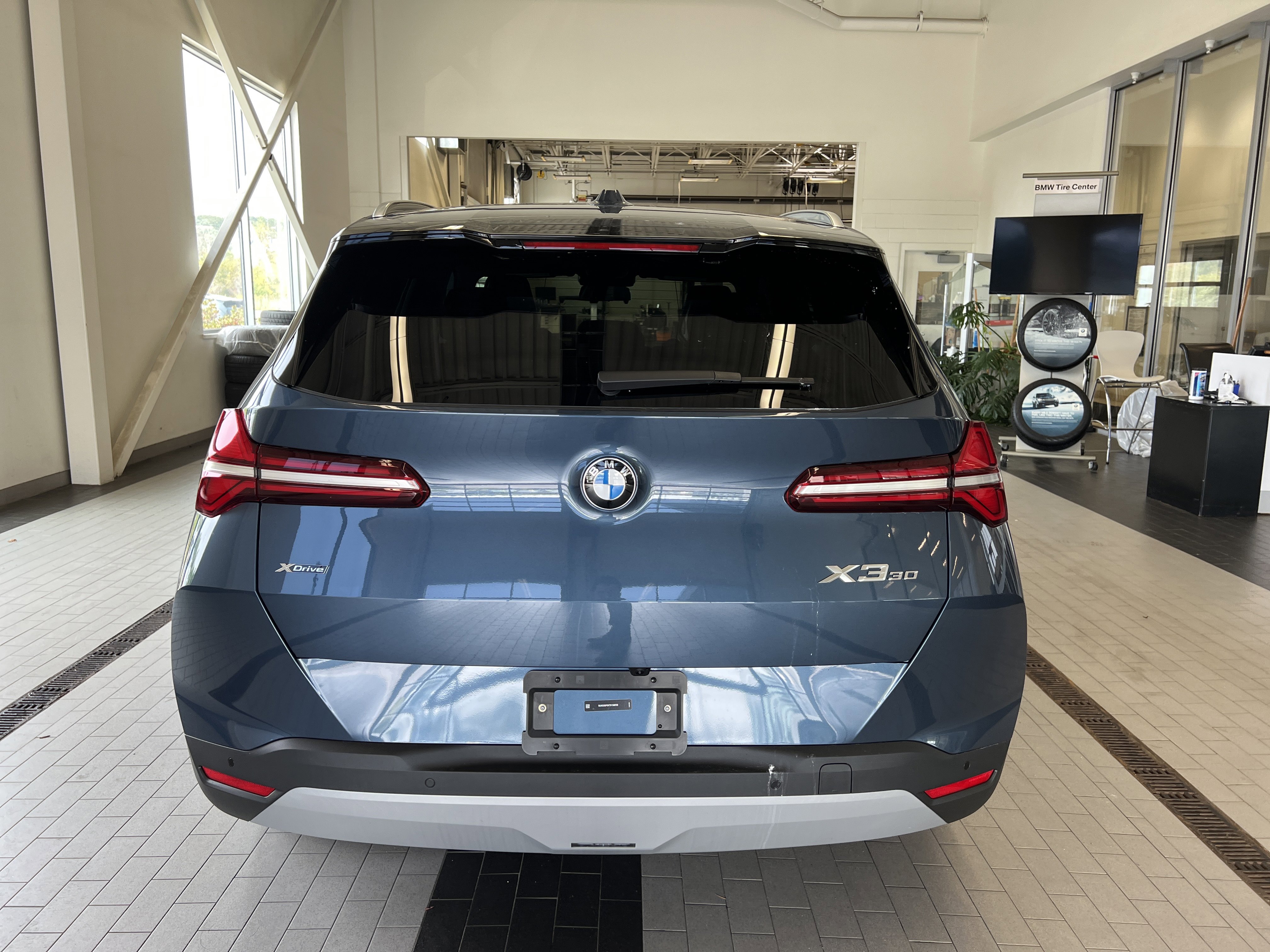 Used 2026 BMW X3 xDrive30 w/ Premium Package image 6
