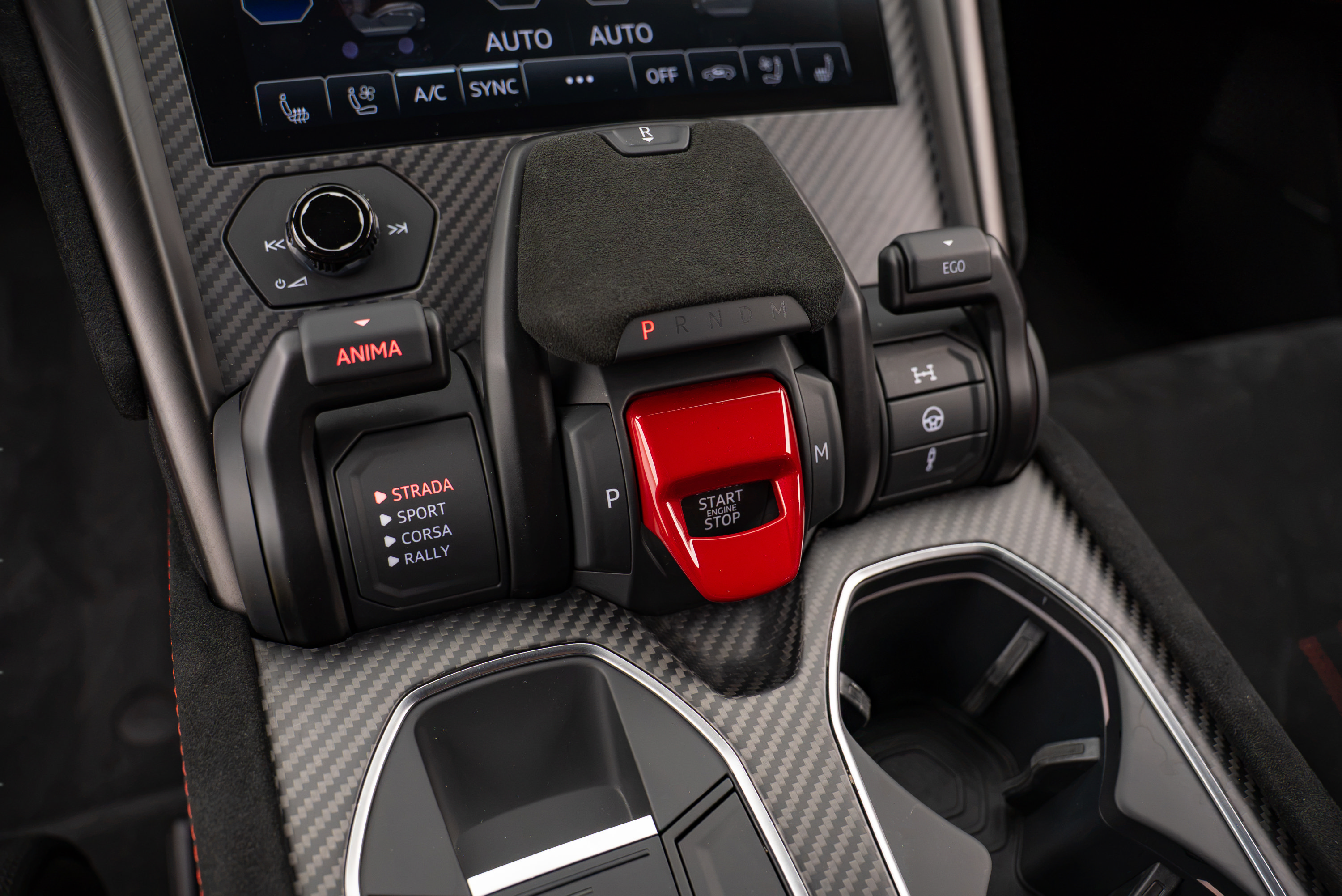 Used 2024 Lamborghini Urus Performante AWD/4WD image 9