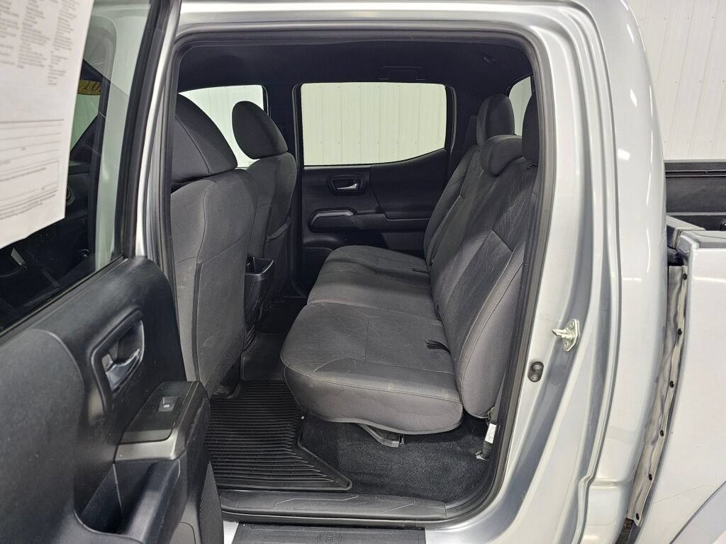 Used 2017 Toyota Tacoma TRD Sport w/ Tow Package (A/T) AWD/4WD image 12