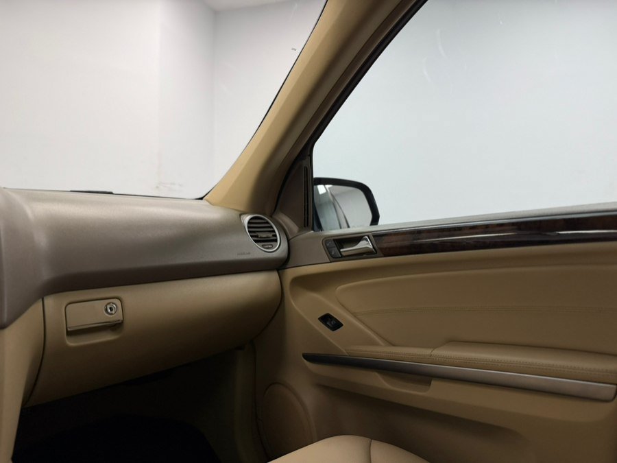 Used 2010 Mercedes-Benz ML 550 4MATIC image 55