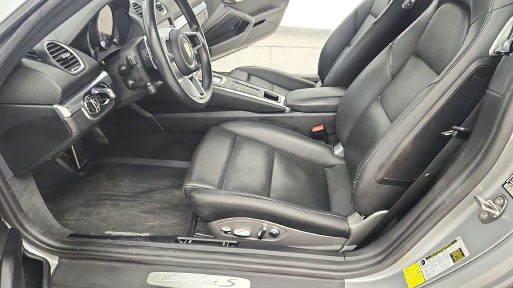 Used 2019 Porsche 718 Cayman S RWD image 25